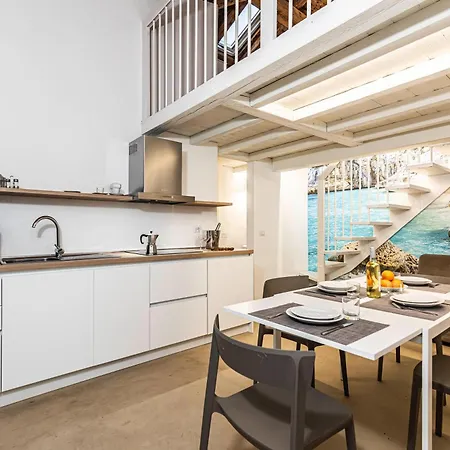 Rotondo Dream With Shared Pool - Happy Apartment